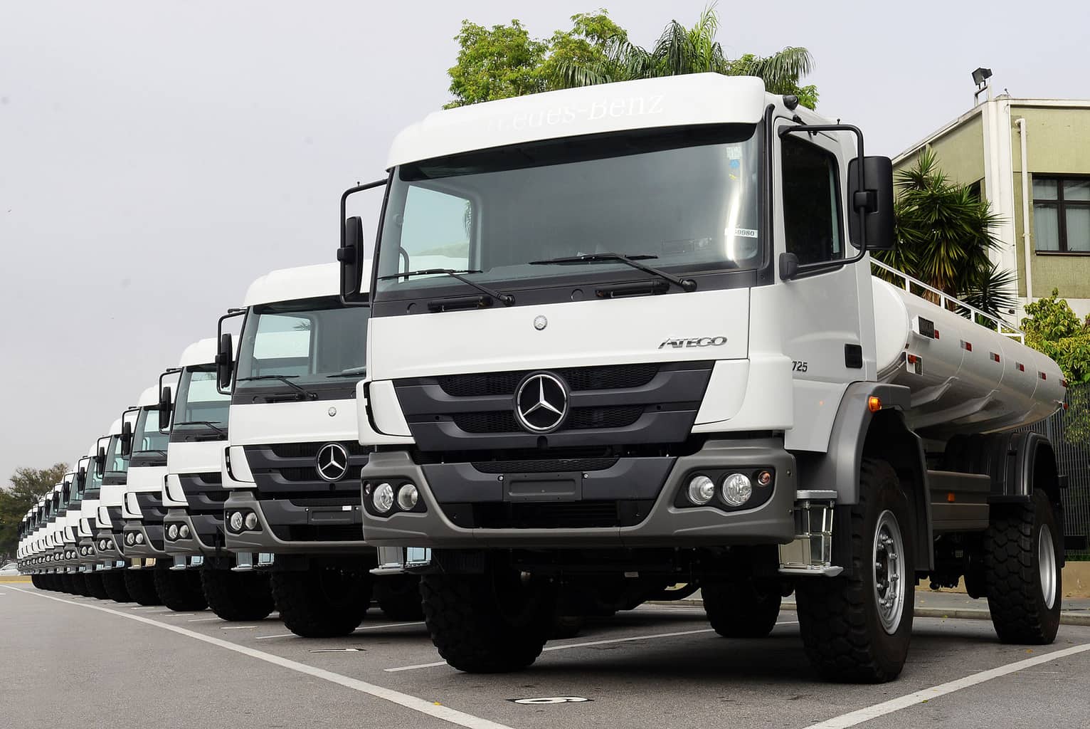Mercedes-Benz amplia presença no Oriente Médio