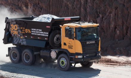 Scania lança o Heavy Tipper, caminhão global para mineração