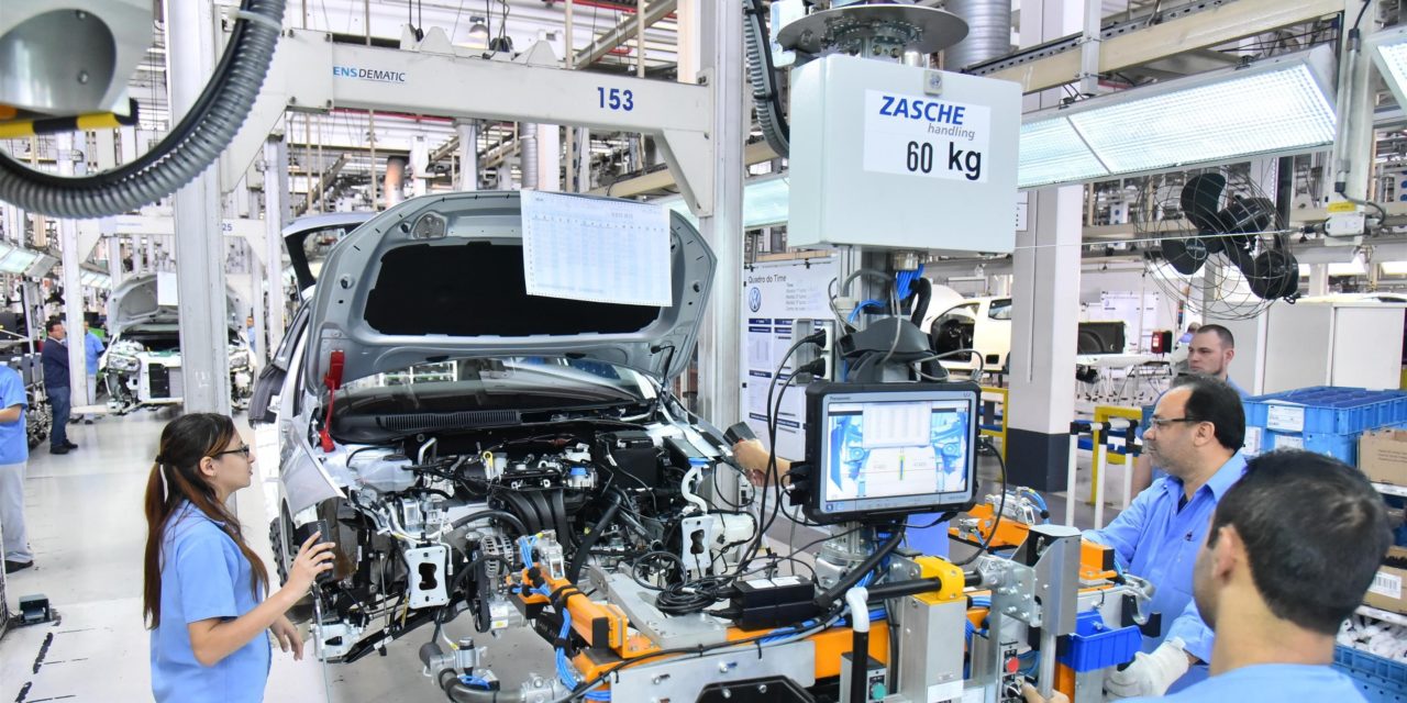 Volkswagen adia retorno das fábricas paulistas para o dia 25