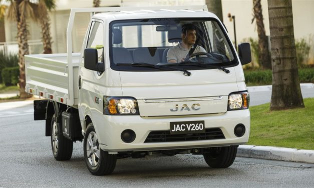 V260 é a segunda aposta da JAC em caminhões leves