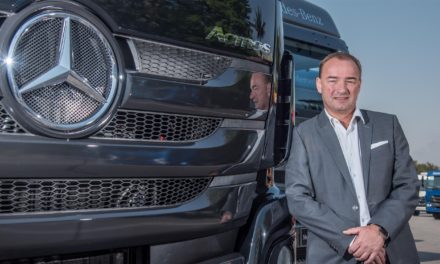 Mercedes-Benz aumenta produção em Juiz de Fora