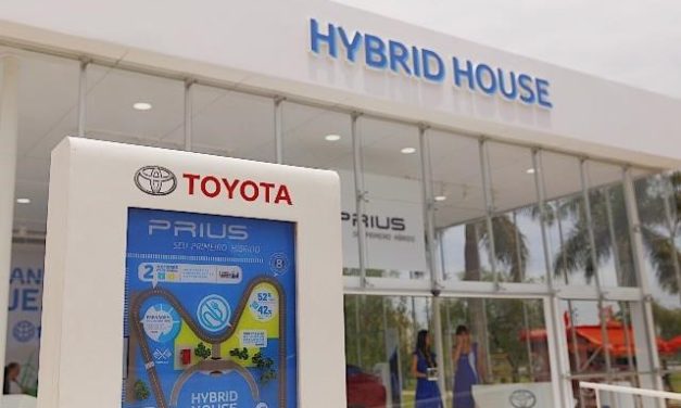 Toyota divulga a tecnologia híbrida no Parque Villa Lobos
