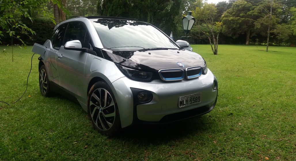 Elétrico BMW I3 combina desempenho, design e economia