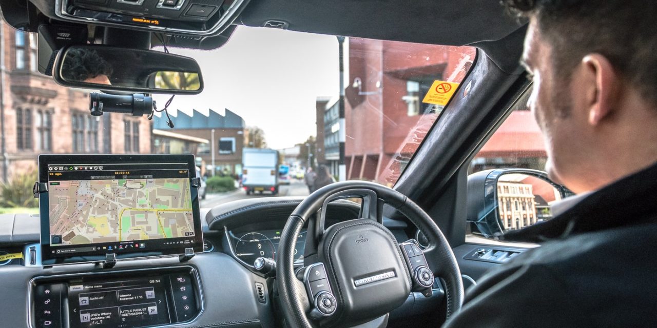Jaguar realiza testes com veículos autônomos no Reino Unido