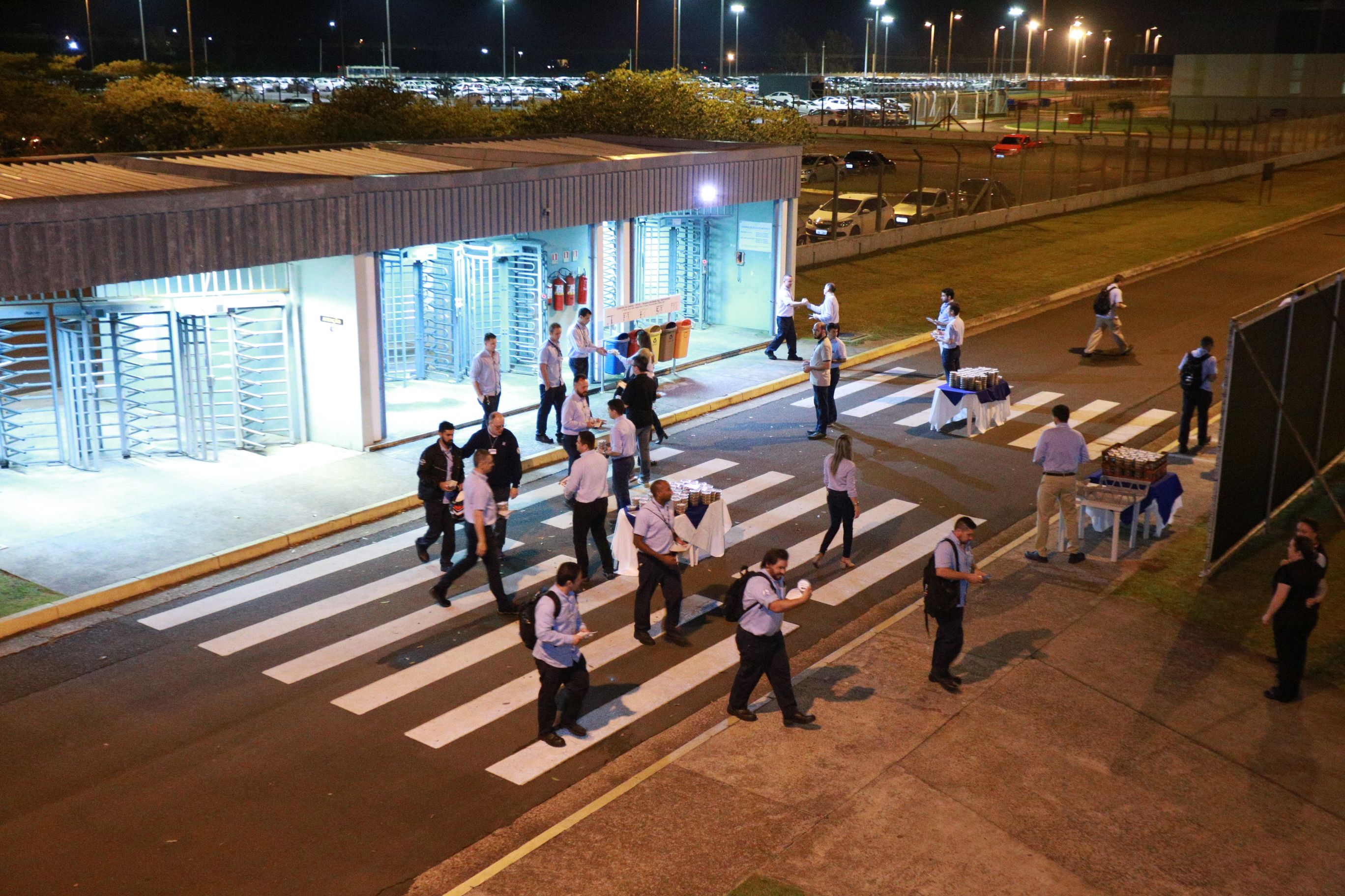 GM inicia terceiro turno em Gravataí