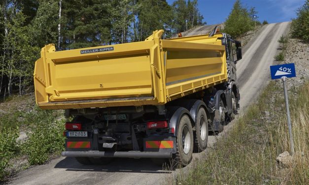 Mercado de caminhões cresce 44% no mês