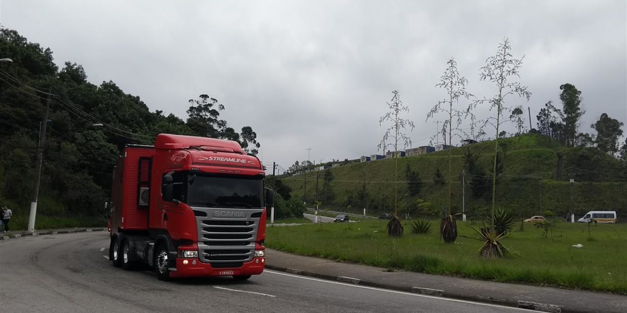 A bordo do caminhão mais vendido do País