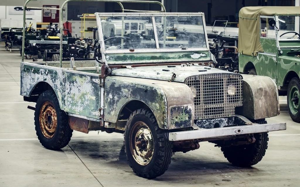 Land Rover comemora 70 anos restaurando modelo de 1948