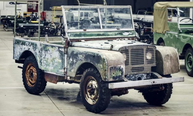 Land Rover comemora 70 anos restaurando modelo de 1948