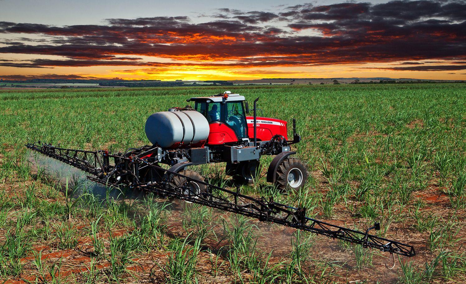 AGCO inaugura linha de produção de pulverizadores com as marcas Massey Ferguson e Valtra na fábrica de Ribeirão Preto
