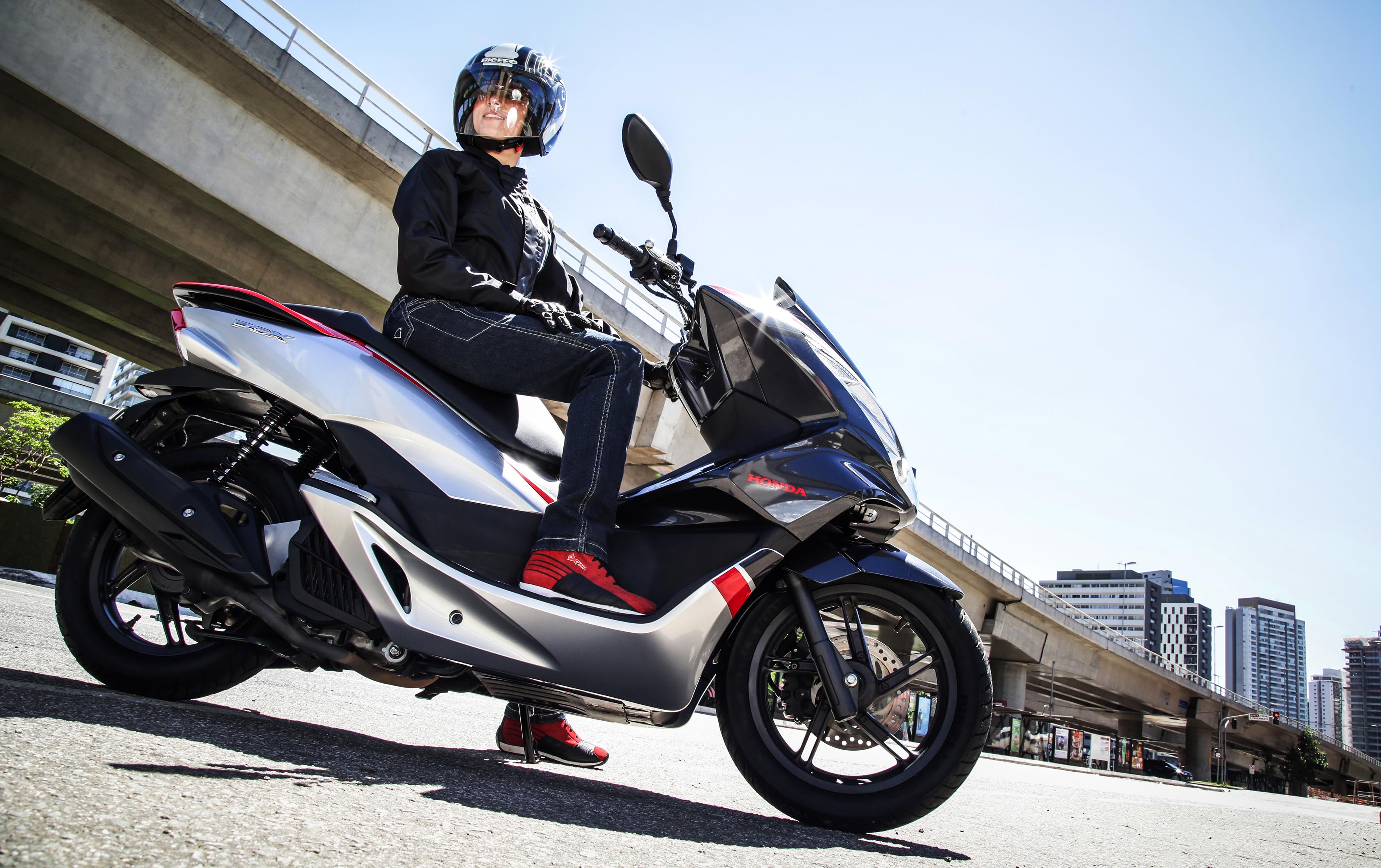 Mulheres (cada vez mais) ao guidão!