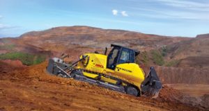 New Holland Construction participa de encontro sobre coleta de resíduos e apresenta tratores de esteira como solução para o segmento