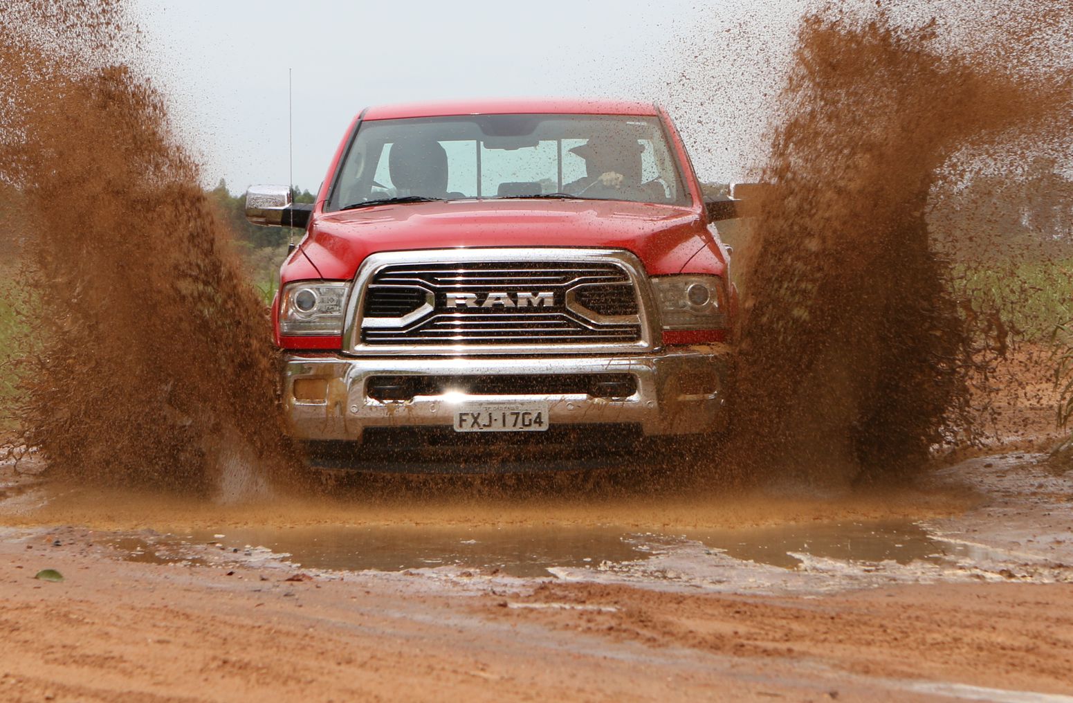 RAM 2500 é para quem pode comprar e rodar