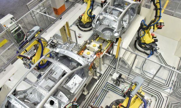 Produção de veículos cresce 40% em abril