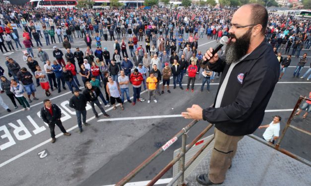 Segundo dia de greve na Mercedes-Benz