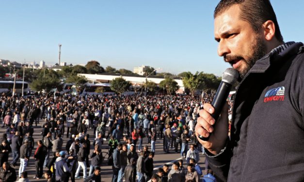 Paralisação na Mercedes-Benz completa 6 dias