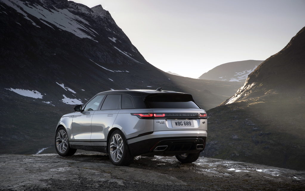 Range Rover Velar ganha motor 2.0