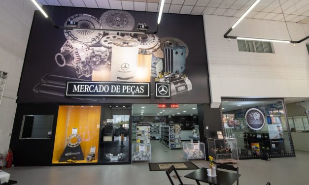 Mercedes-Benz leva o balcão de peças para as prateleiras