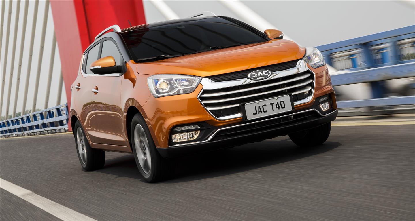 Menos dias úteis e dólar atrapalham vendas de importados em setembro