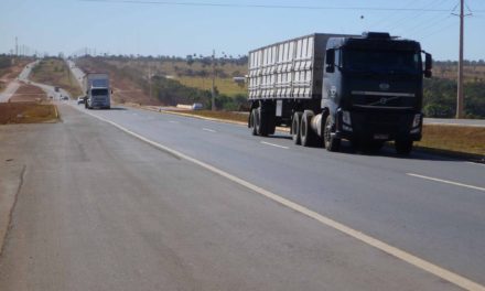 Volume de carga movimentada por rodovias cai 44% no País
