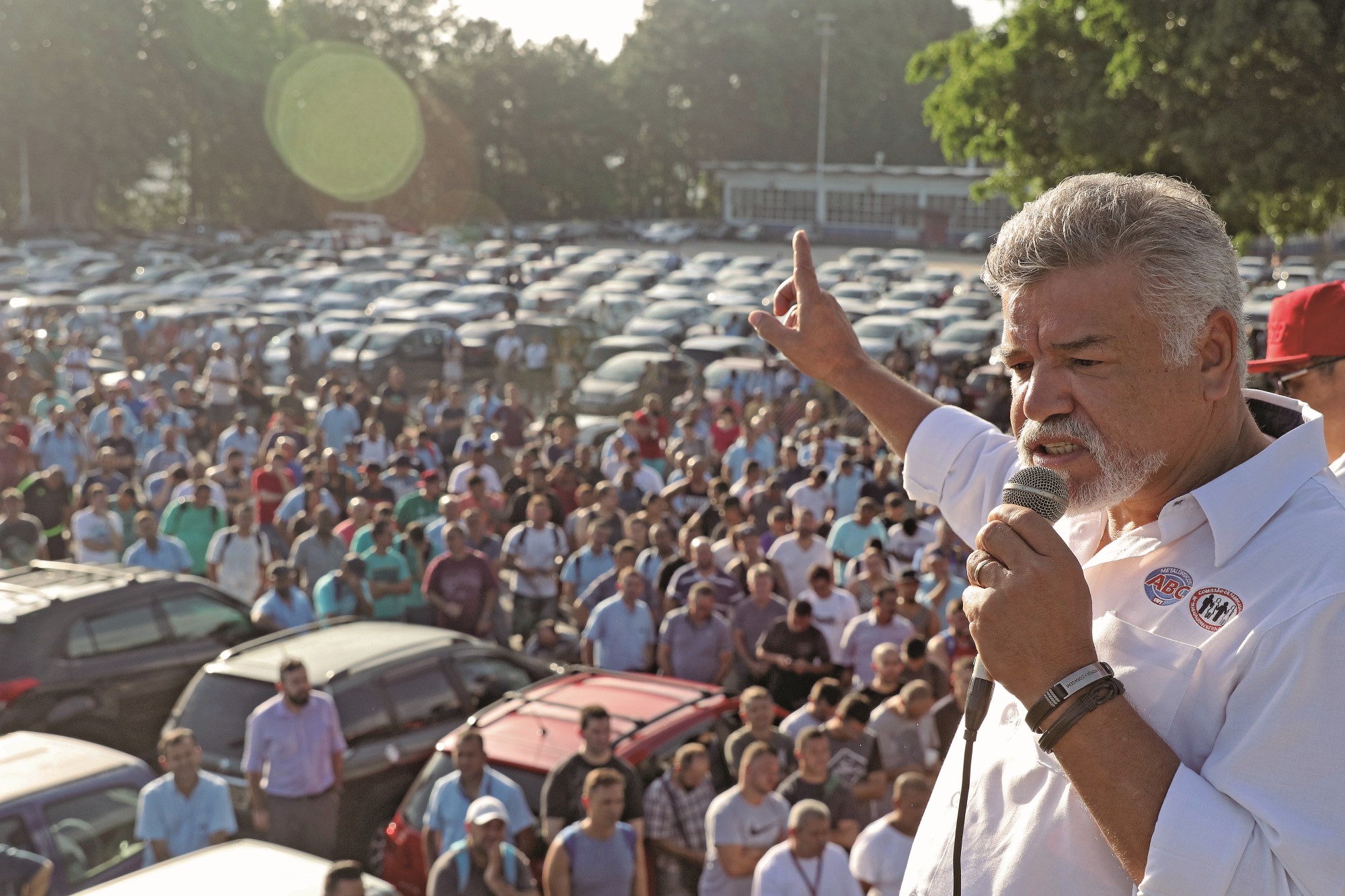 Metalúrgicos realizam assembleia na Ford