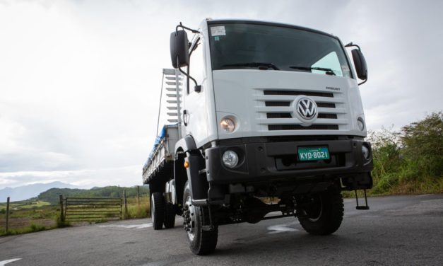 VWCO amplia oferta de caminhões médios com versão 4×4