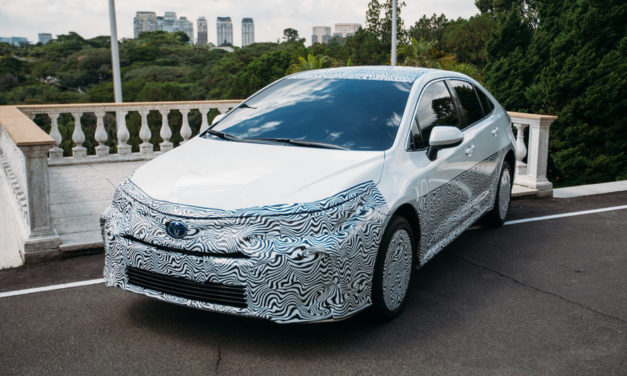 Corolla híbrido flex chega ao mercado no fim do ano