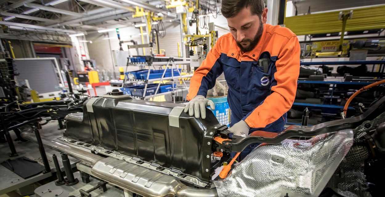 Volvo Car fecha contrato de baterias por 10 anos