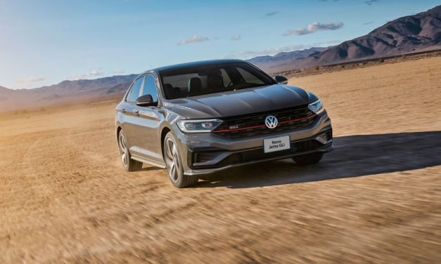 Topo do Jetta, versão GLI reúne desempenho e tecnologia