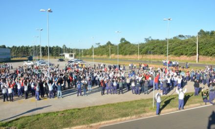 Metalúrgicos de Sorocaba realizam ato em defesa do emprego