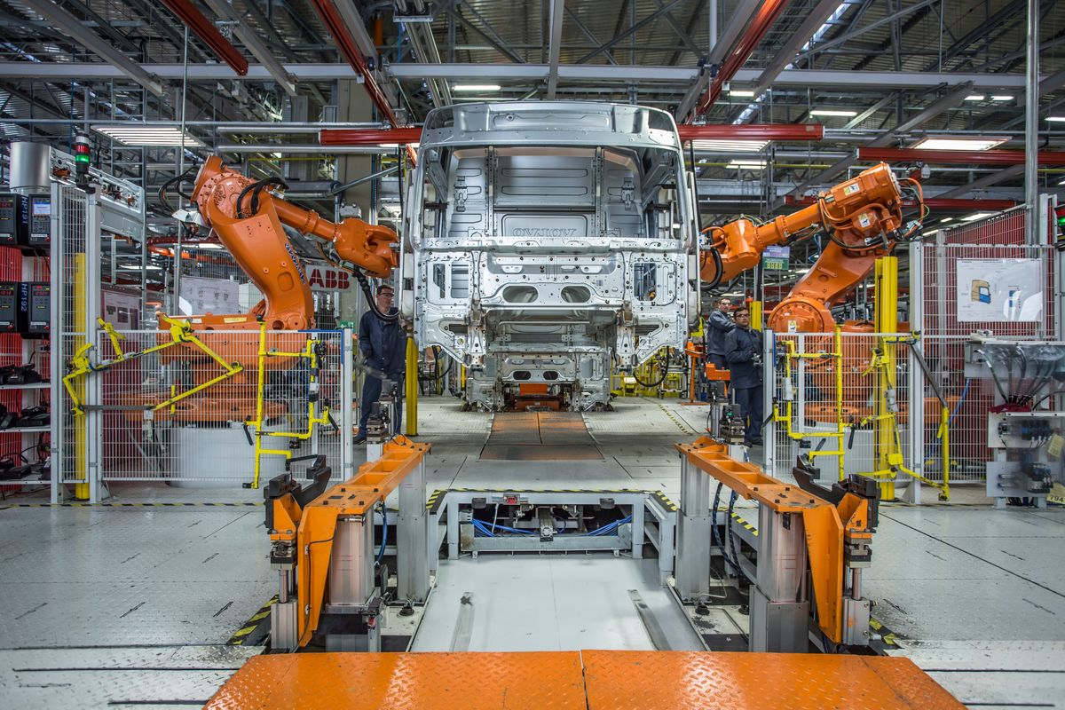 Fábrica Volvo Curitiba - produção de caminhões pesados