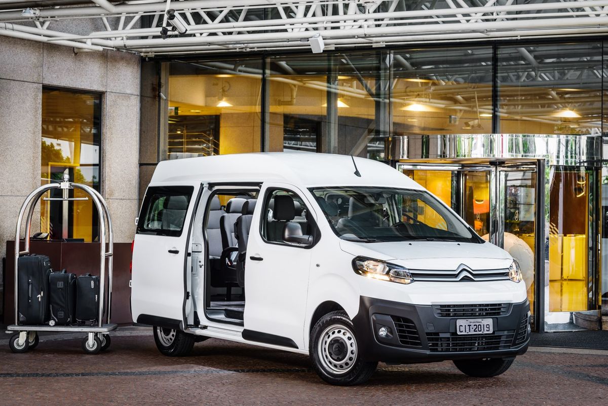 PSA - Citroën Jumpy Minibus adaptado em Porto Real