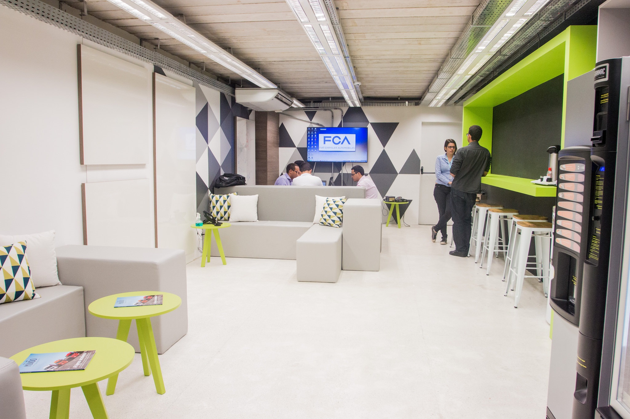 FCA abre vagas para engenheiros em Pernambuco