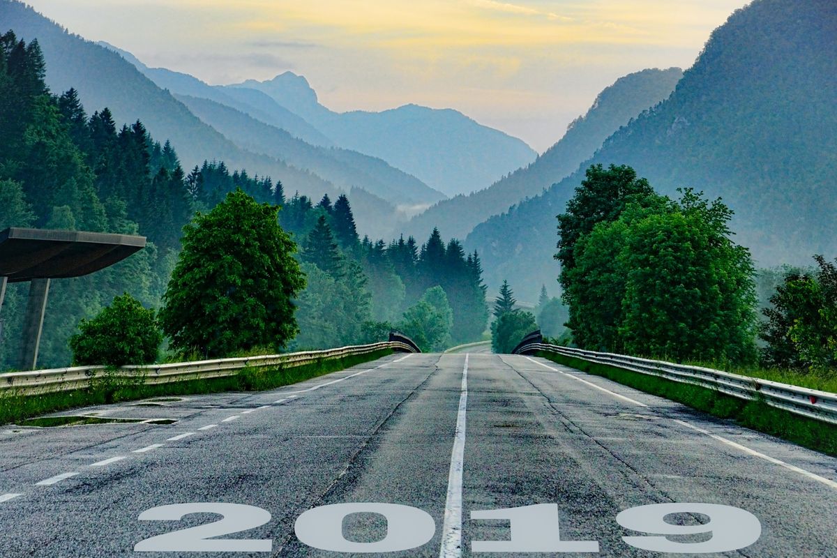 estrada - linha de partida - 2019-2020 - crédito Mohamed Hassan-Pixabay