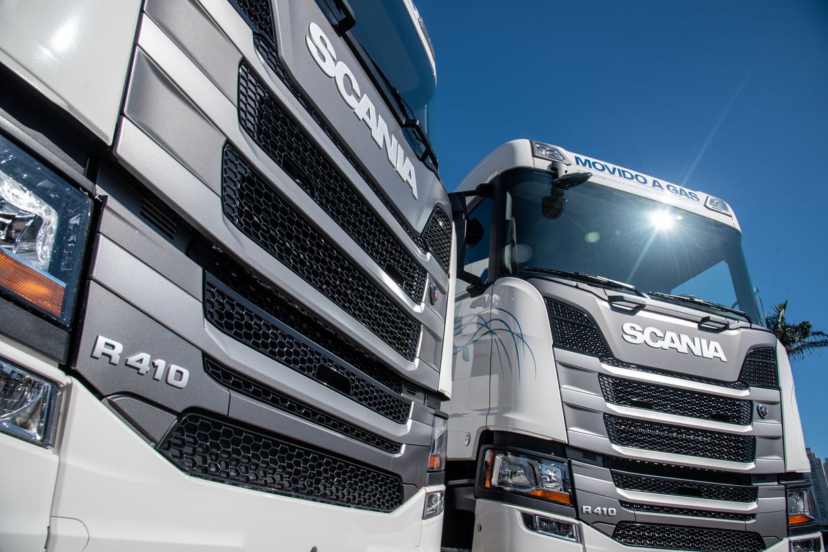 Scania - caminhões a gás - primeiras entregas para Jomed e RN Express - Autoindustria