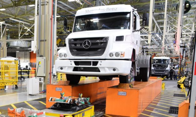 Mercedes-Benz encerra produção do Atron