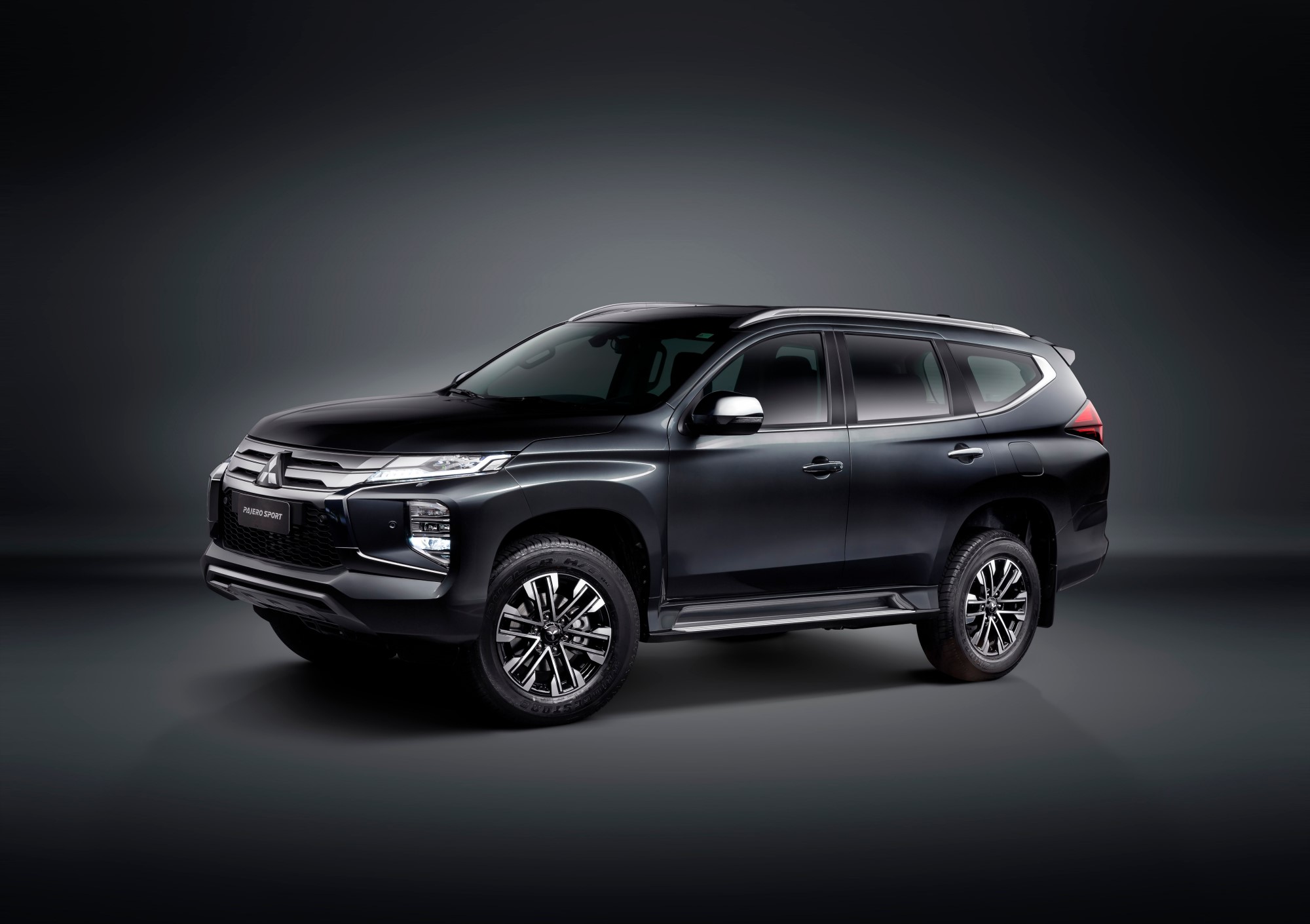 Na terceira geração, Pajero Sport custa a partir de R$ 292 mil