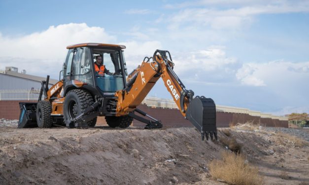 Case apresenta retroescavadeira elétrica