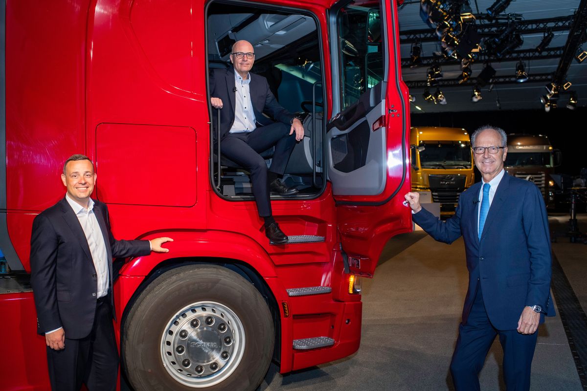 Traton - Christian Schulz (CFO), Matthias Gründler, (CEO) e Hans Dieter Pötsch, (Pres. Cons. de supervisão) - autoindustria