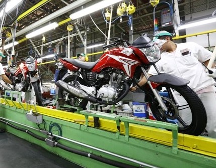 Montadoras de motos suspendem produção em Manaus