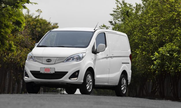 Byd lança nova versão do furgão 100% elétrico eT3