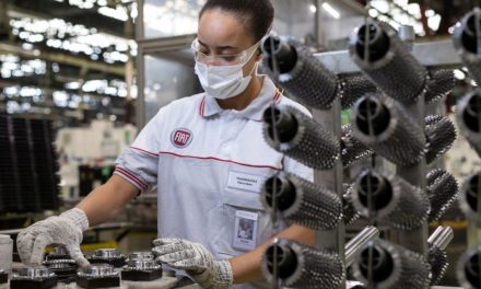 Trabalhadores da fábrica da Fiat de Betim aprovam lay-off