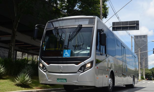 Mercedes-Benz estreia opção de ônibus urbano de 14 metros