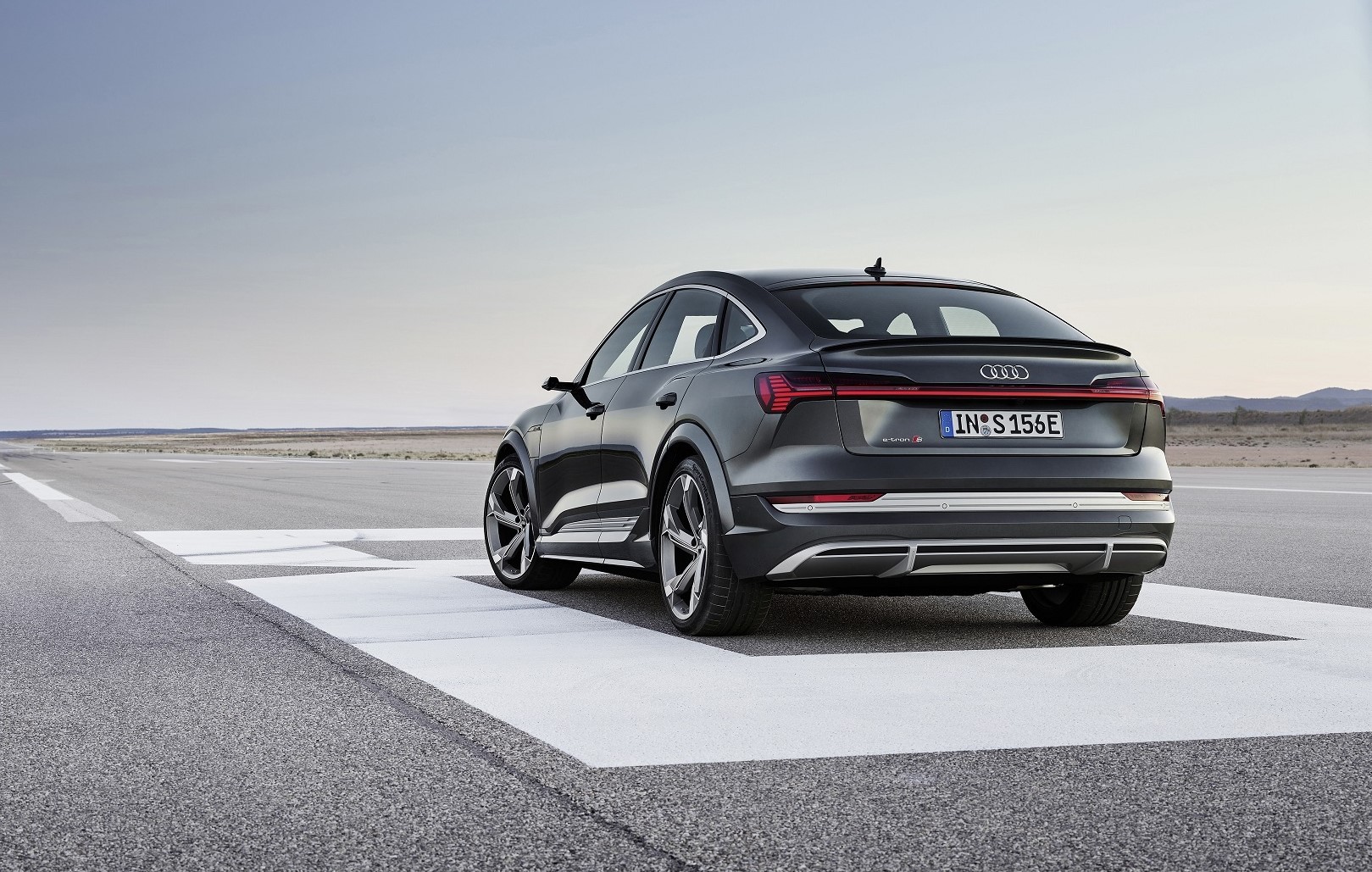 Audi inicia pré-venda do e-tron S Sportback