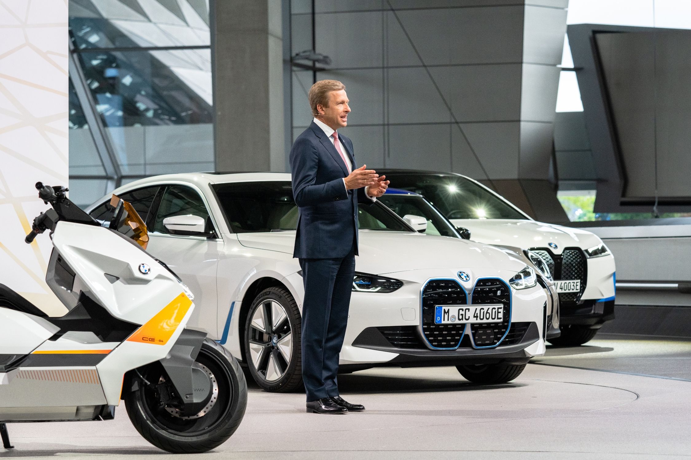 BMW quer reduzir emissões de CO2 em 200 milhões de toneladas até 2030
