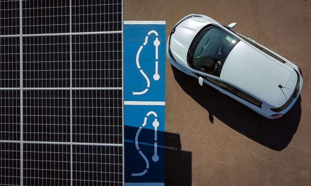 Fábrica da Renault ganha garagem fotovoltaica
