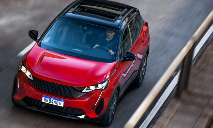 Peugeot acerta novamente no melhor do 3008: o estilo.