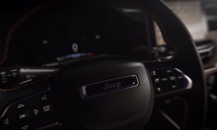 Conheça o interior do Jeep Commander