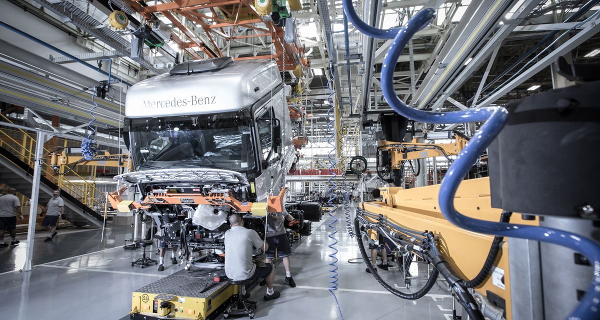 Férias coletivas na Mercedes-Benz por falta de semicondutores