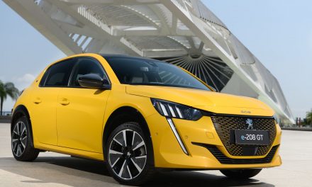 Peugeot já vende o e-208 GT e confirma mais dois elétricos no Brasil